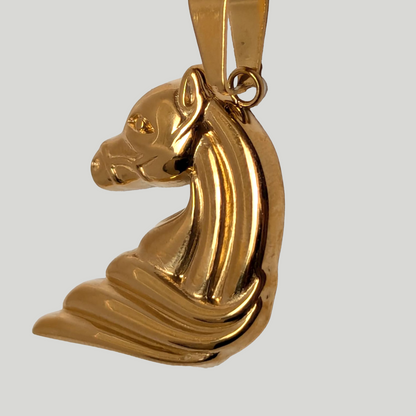 Dije Cabeza de Caballo en Oro Laminado 18K