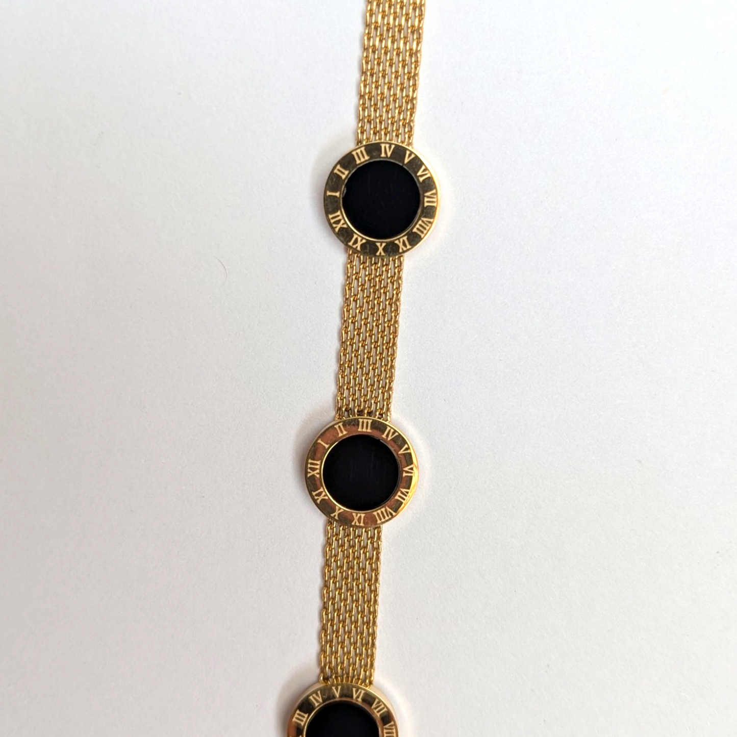Pulsera Chinesca Black para Mujer – Oro Laminado 18K