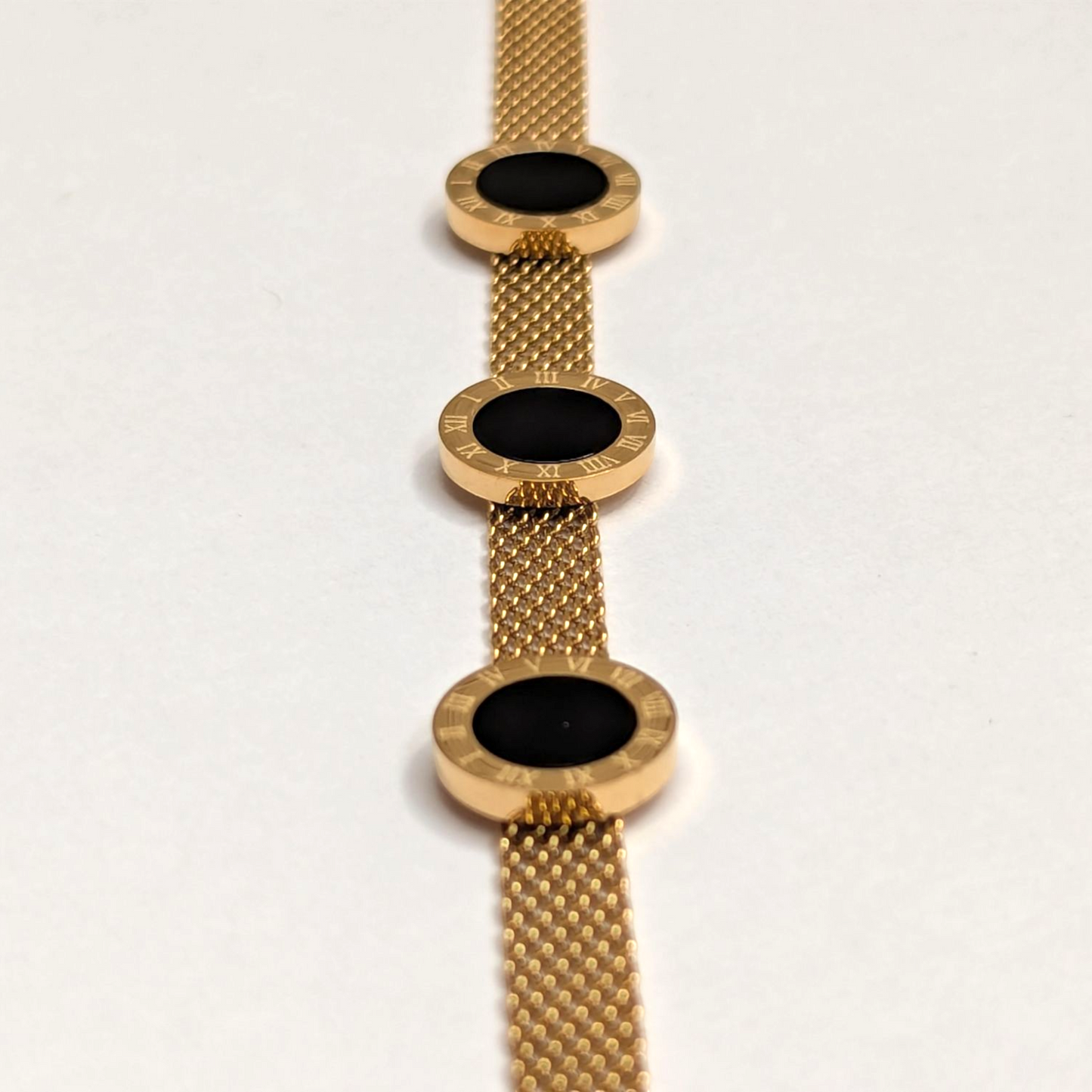 Pulsera Chinesca Black para Mujer – Oro Laminado 18K