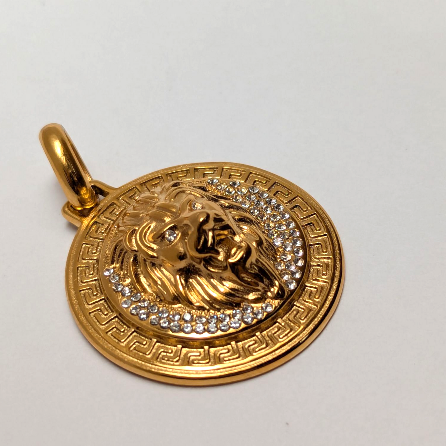 Dije León con Cristales – Oro Laminado 18K |  3.5 cm / 5.5 cm