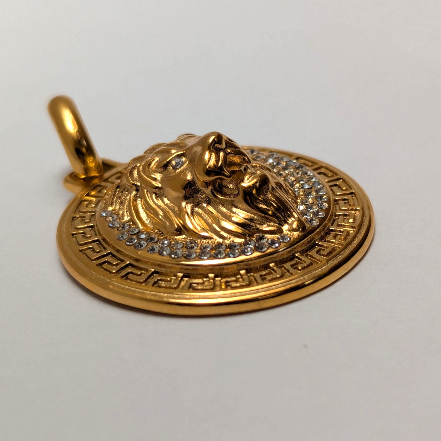 Dije León con Cristales – Oro Laminado 18K |  3.5 cm / 5.5 cm