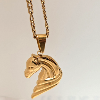 Dije Cabeza de Caballo en Oro Laminado 18K