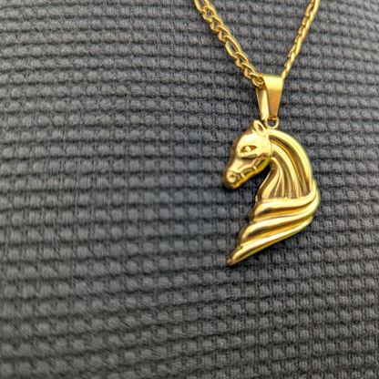 Dije Cabeza de Caballo en Oro Laminado 18K
