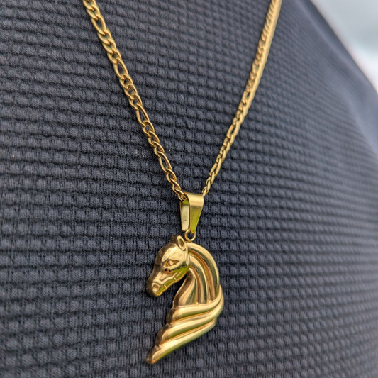 Dije Cabeza de Caballo en Oro Laminado 18K