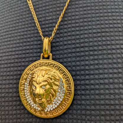 Dije León con Cristales – Oro Laminado 18K |  3.5 cm / 5.5 cm